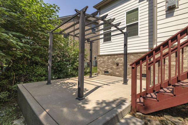 2128 Ravenscourt Dr, Thompsons Station, TN 37179