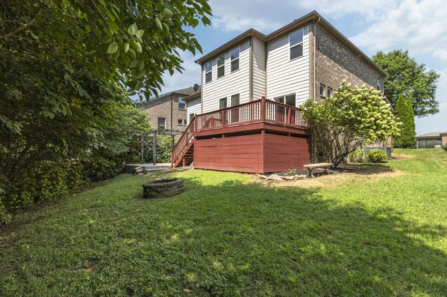 2128 Ravenscourt Dr, Thompsons Station, TN 37179