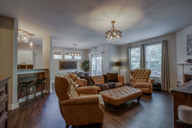 2128 Ravenscourt Dr, Thompsons Station, TN 37179