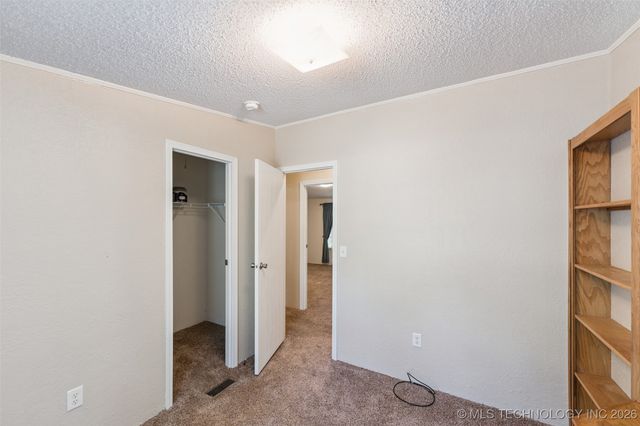 33 E Center Street, Salina, OK 74365