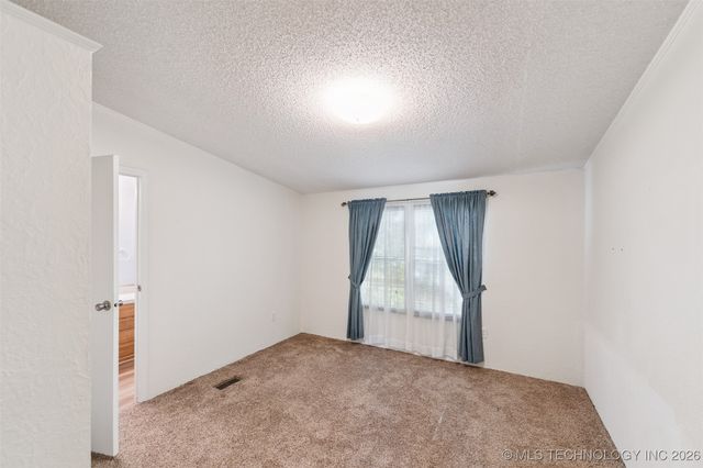 33 E Center Street, Salina, OK 74365