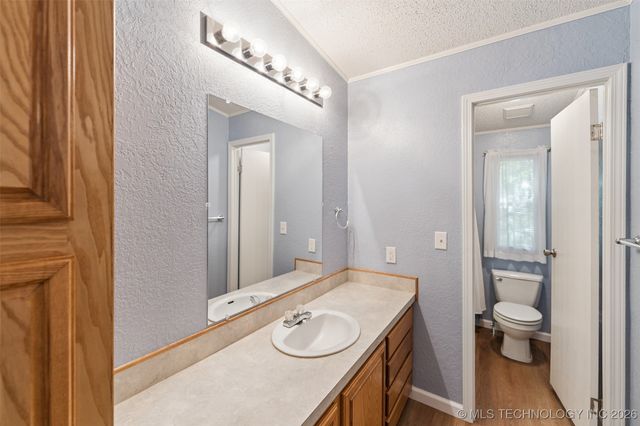 33 E Center Street, Salina, OK 74365