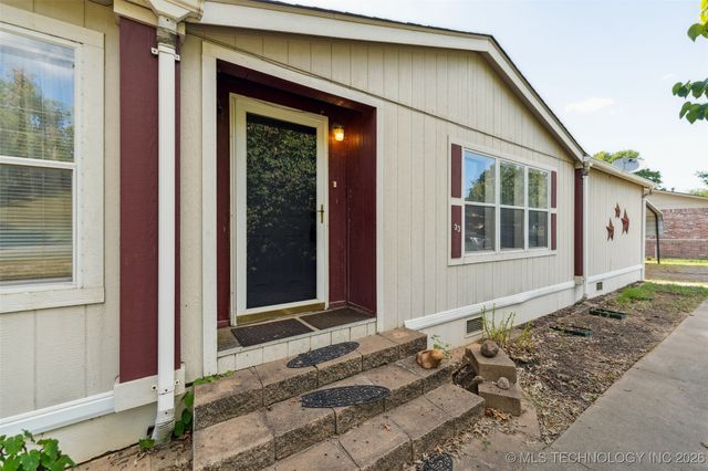 33 E Center Street, Salina, OK 74365