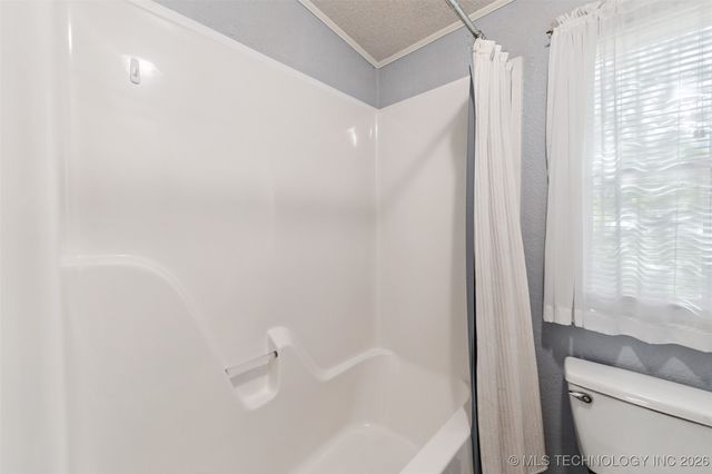 33 E Center Street, Salina, OK 74365