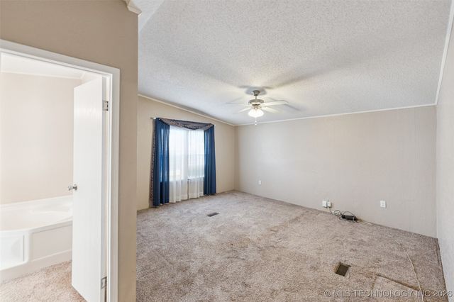 33 E Center Street, Salina, OK 74365