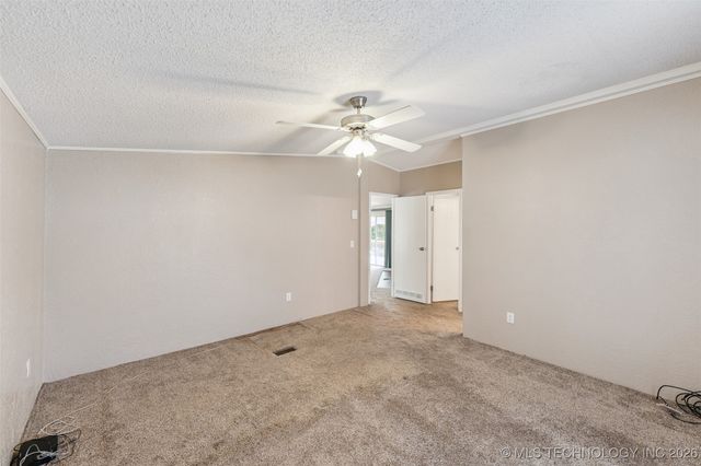 33 E Center Street, Salina, OK 74365