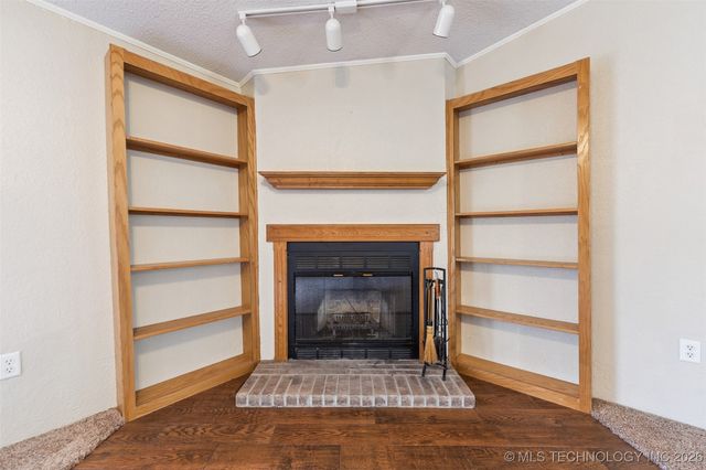 33 E Center Street, Salina, OK 74365