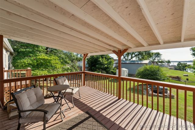 33 E Center Street, Salina, OK 74365