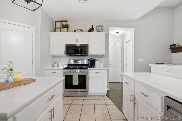 804 E Seattle Street, Broken Arrow, OK 74012