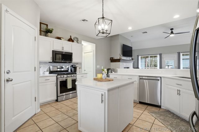 804 E Seattle Street, Broken Arrow, OK 74012