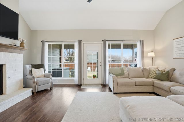 804 E Seattle Street, Broken Arrow, OK 74012