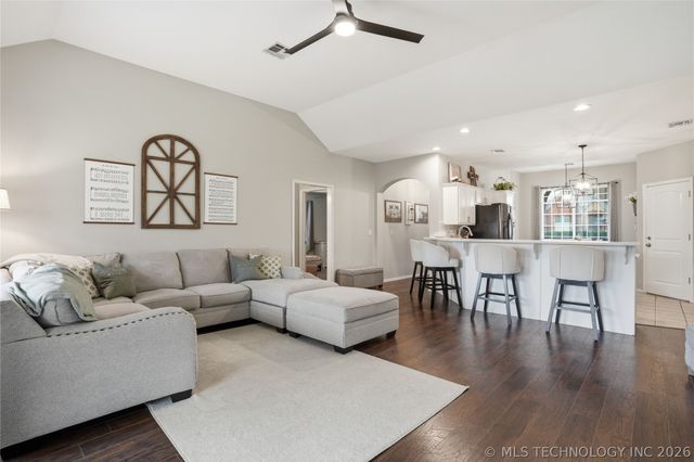 804 E Seattle Street, Broken Arrow, OK 74012