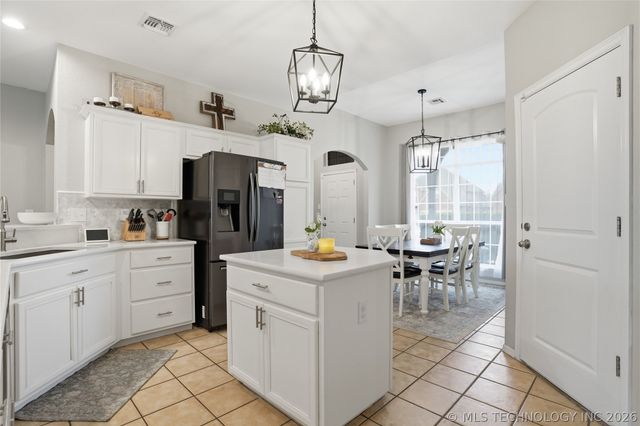 804 E Seattle Street, Broken Arrow, OK 74012