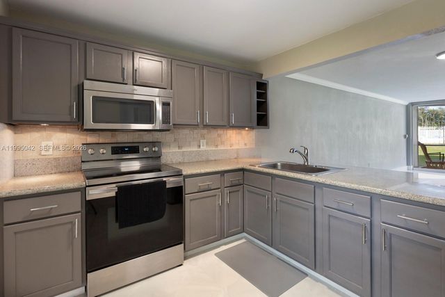 1351 NE 191 St E 106, Miami, FL 33179