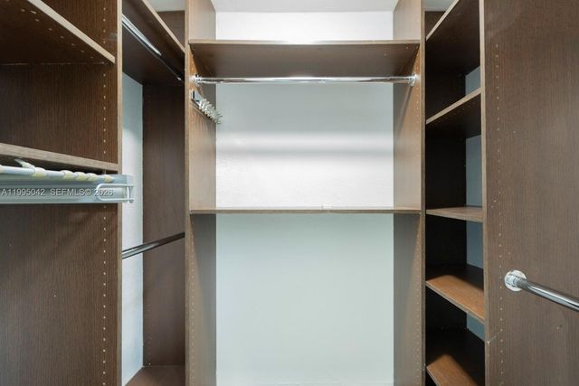 1351 NE 191 St E 106, Miami, FL 33179