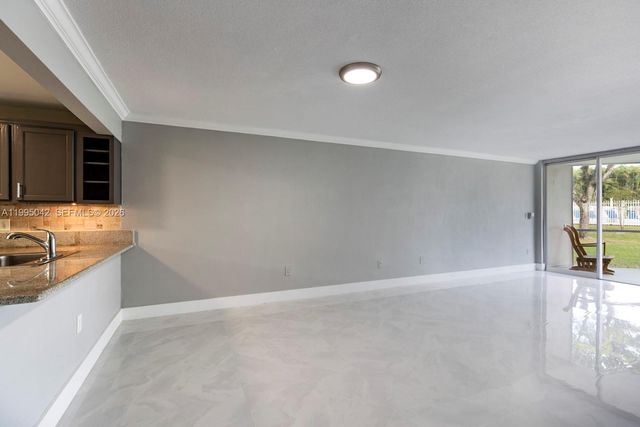 1351 NE 191 St E 106, Miami, FL 33179