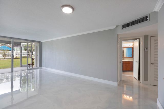 1351 NE 191 St E 106, Miami, FL 33179