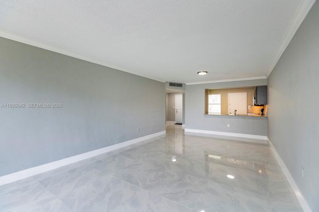 1351 NE 191 St E 106, Miami, FL 33179