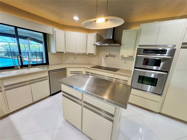 3705 TORREY PINES BOULEVARD, Sarasota, FL 34238