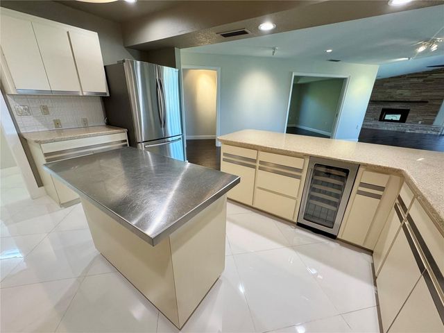 3705 TORREY PINES BOULEVARD, Sarasota, FL 34238