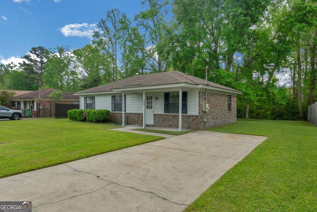 202 Sequoia Circle, Hinesville, GA 31313