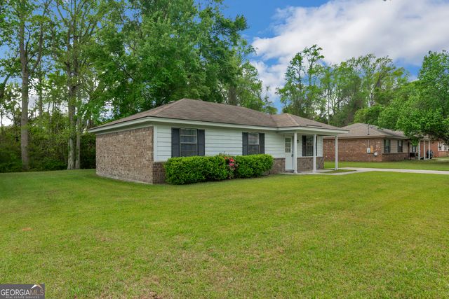202 Sequoia Circle, Hinesville, GA 31313