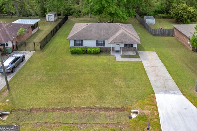 202 Sequoia Circle, Hinesville, GA 31313