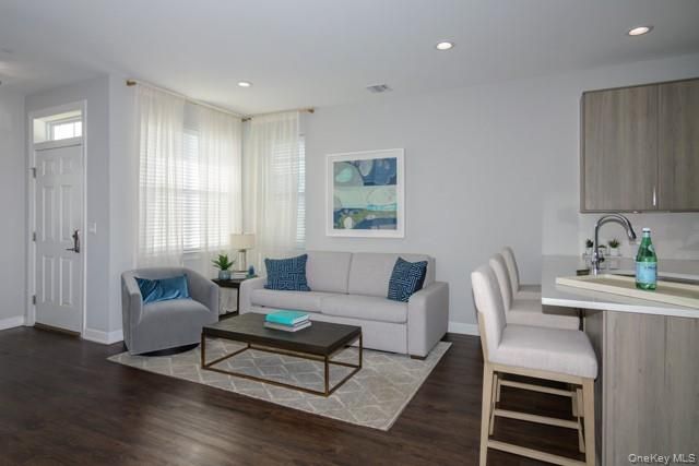 157 Sutton Court 157, Mount Sinai, NY 11766