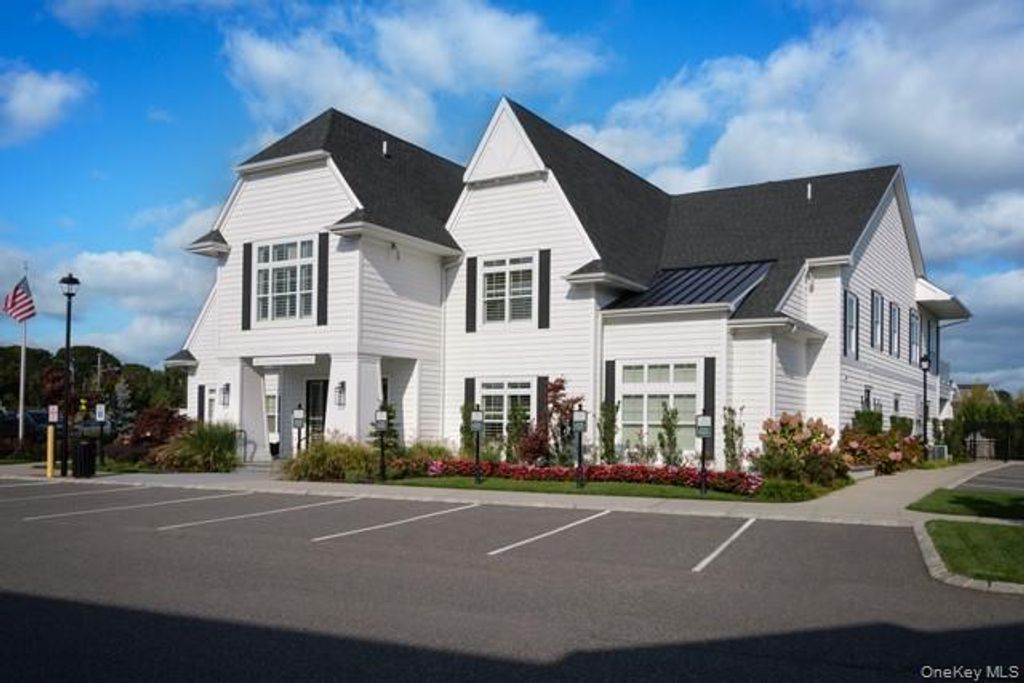 157 Sutton Court 157, Mount Sinai, NY 11766