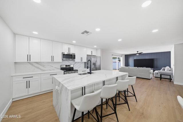 564 W Dublin Street, Chandler, AZ 85225