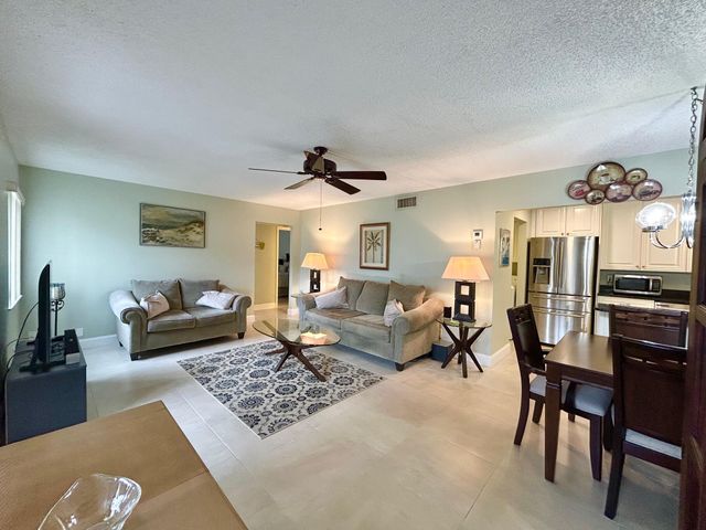 140 Lake Pine Circle A-1, Greenacres, FL 33463