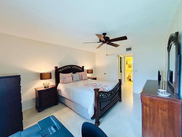 140 Lake Pine Circle A-1, Greenacres, FL 33463