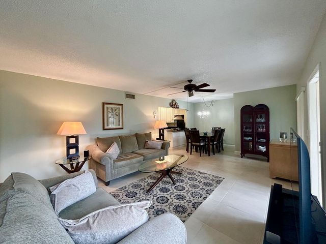 140 Lake Pine Circle A-1, Greenacres, FL 33463