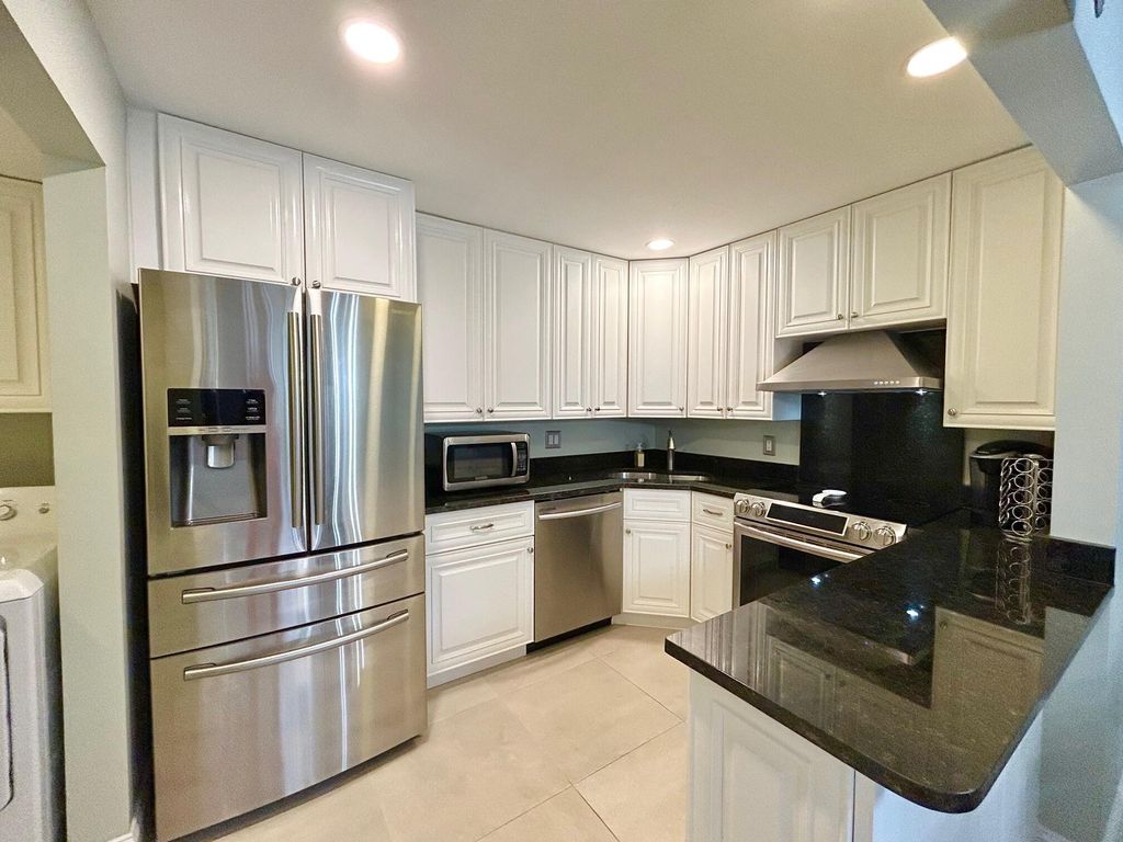 140 Lake Pine Circle A-1, Greenacres, FL 33463