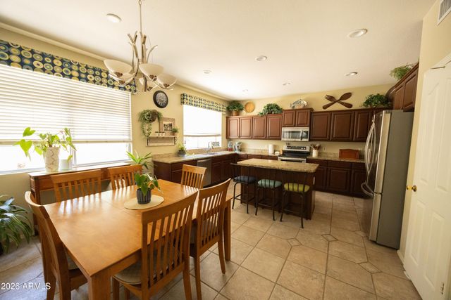 6738 W WAHALLA Lane, Glendale, AZ 85308