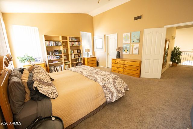 6738 W WAHALLA Lane, Glendale, AZ 85308
