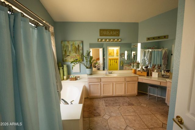 6738 W WAHALLA Lane, Glendale, AZ 85308