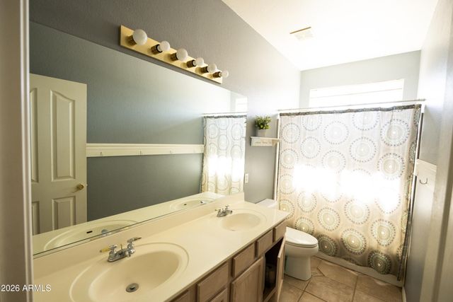 6738 W WAHALLA Lane, Glendale, AZ 85308