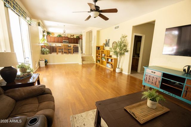 6738 W WAHALLA Lane, Glendale, AZ 85308