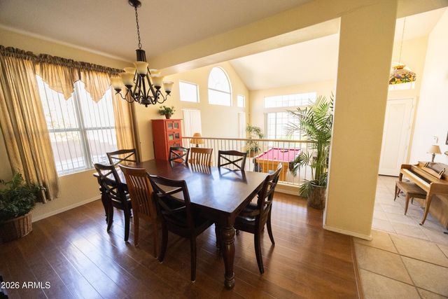 6738 W WAHALLA Lane, Glendale, AZ 85308