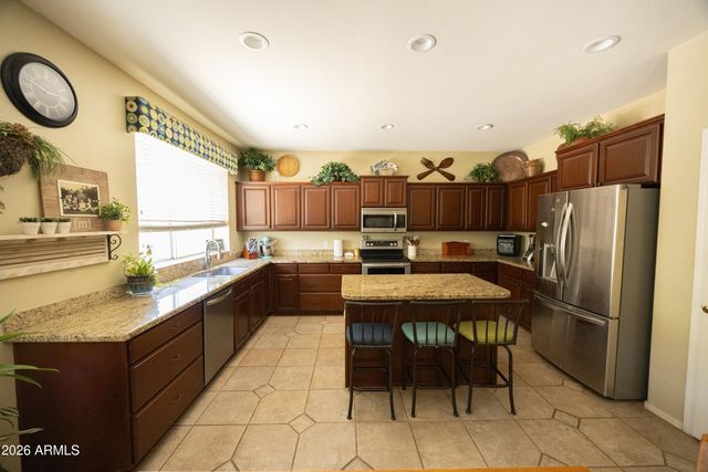 6738 W WAHALLA Lane, Glendale, AZ 85308