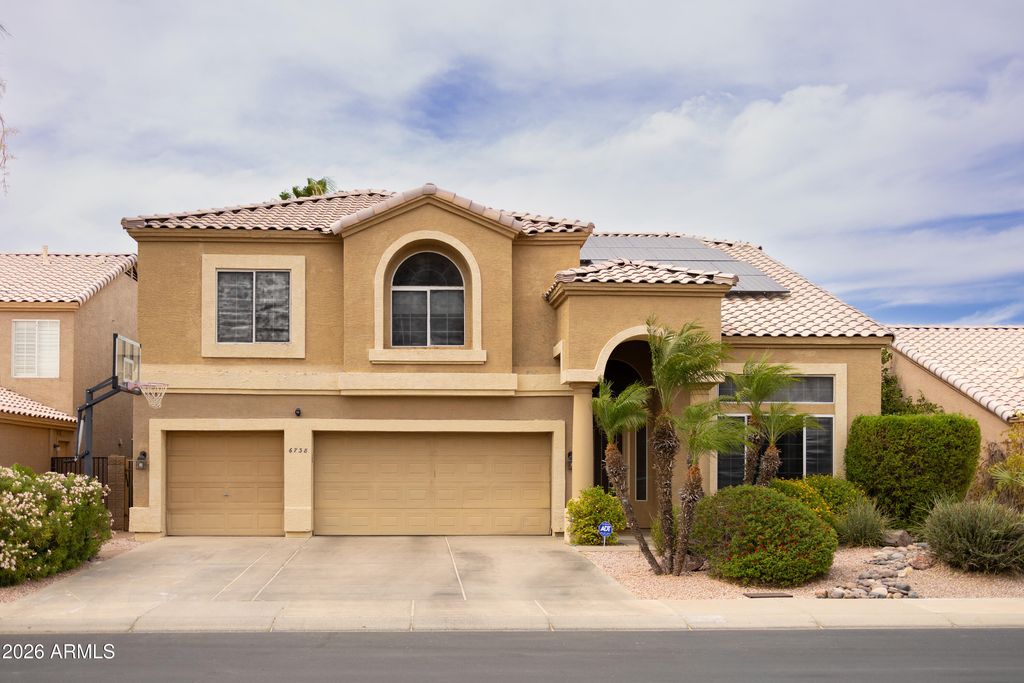 6738 W WAHALLA Lane, Glendale, AZ 85308