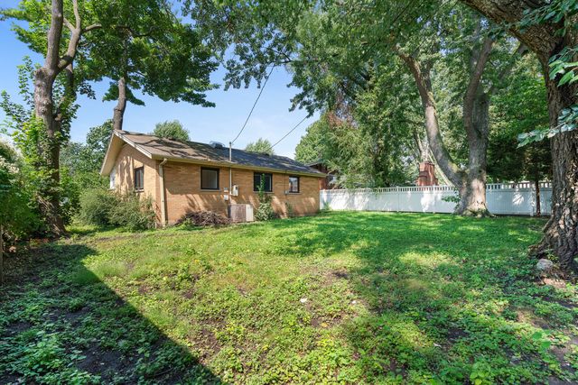 301 N Derbyshire Avenue, Arlington Heights, IL 60004