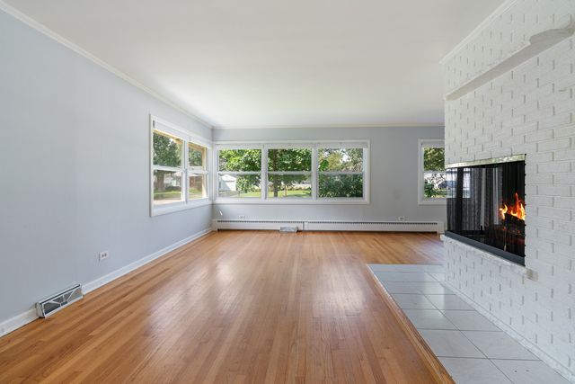 301 N Derbyshire Avenue, Arlington Heights, IL 60004