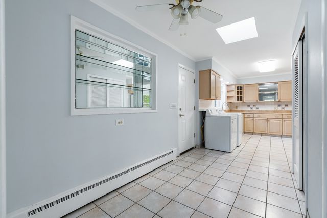 301 N Derbyshire Avenue, Arlington Heights, IL 60004