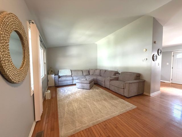 4912 Arquilla Drive, Richton Park, IL 60471