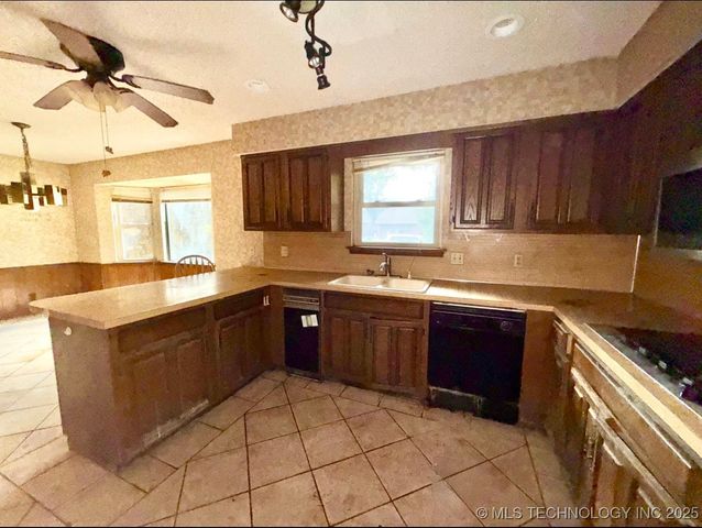 6529 S 110th Avenue E, Tulsa, OK 74133