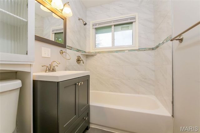 3702 E 106th Terrace, Kansas City, MO 64137