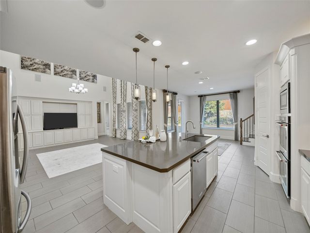 2805 Walnut Creek Lane, The Colony, TX 75056