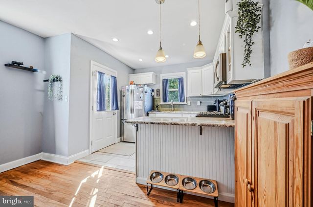 2304 HENLOPEN AVE, Wilmington, DE 19804